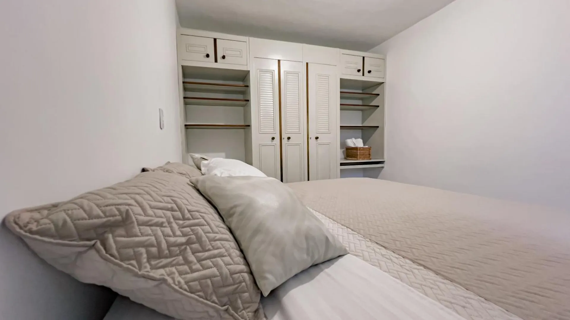 Casa Botero Coliving Hotel Medellin 0*,  Colombia